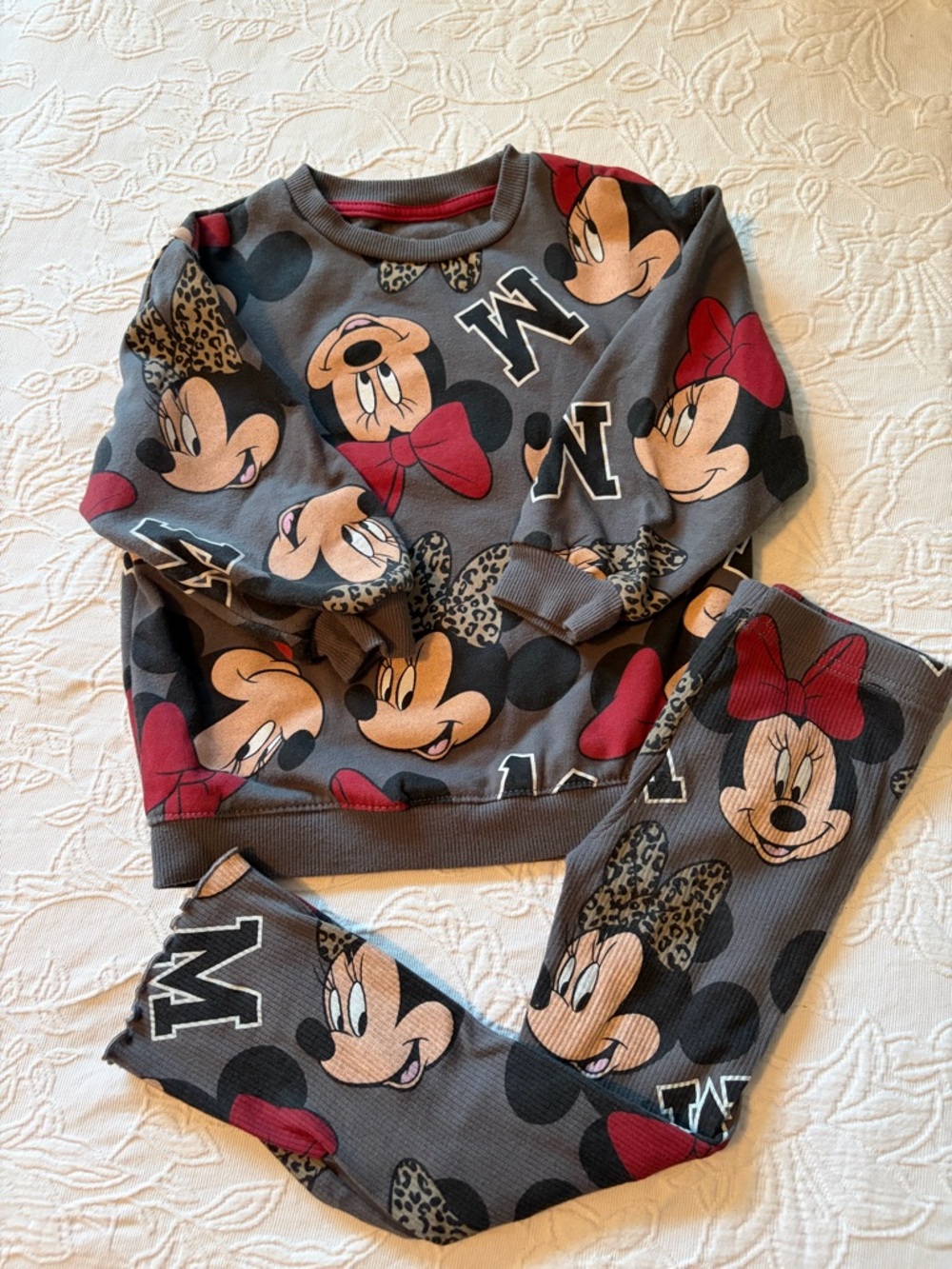 Minnie Mouse Gray and Red Kids sweat Set 4T